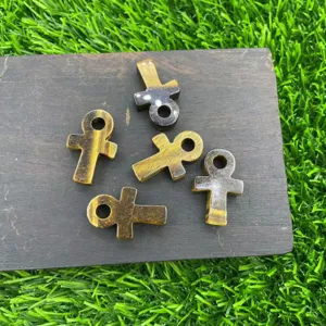 Colgante Ankh de piedra natural de 3cm cristal ojo de tigre cruz egipcia en detalle