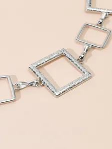 Cadena de cintura de metal con eslabones cuadrados geométricos plateados, accesorio.