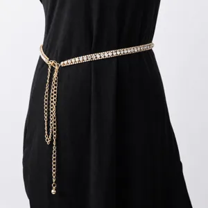 Elegante cadena de cintura de metal con diamantes de imitación para vestido de mujer.