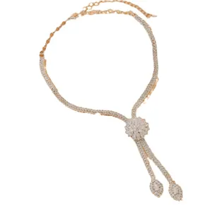 Elegante collar de novia con pedrería floral en forma de Y para bodas y fiestas.