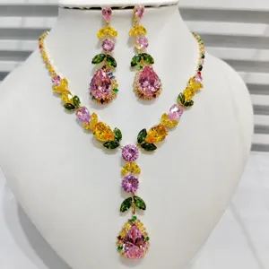 Conjunto de collar y pendientes de circonita colorida joyería de cristal de lujo