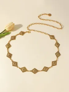 Cinturon de cadena de metal dorado vintage para mujer con elegantes placas de rombos.