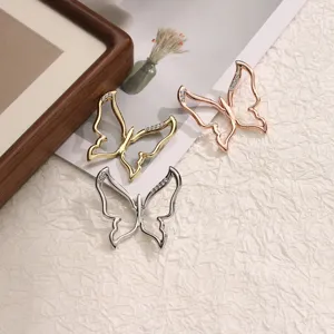 Hebilla de mariposa de metal para bufanda y ropa strass nudo de camiseta vista detallada