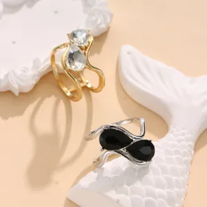 Anello per sciarpa a doppia fila di strass ondulati dorati e argentati elegante accessorio.
