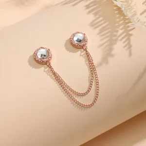 Roségoud magnetische kledingclip, decoratieve kettingbroche met parels en kristallen.