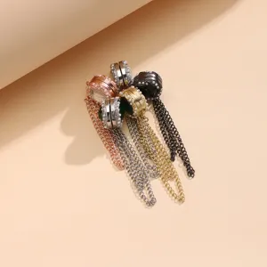 Stijlvolle magnetische kledingsluitingen met kettingen, parel strass metalen sluitingen voor outfits.