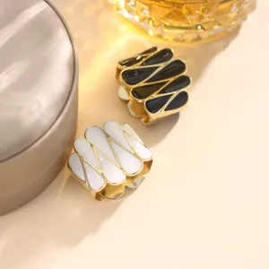 Elegante hebilla para bufanda de aleación esmaltada con diseño geométrico para mujeres.