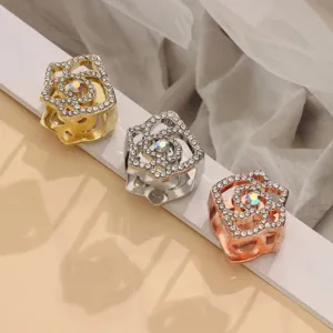 Vintage Legierung Strass Rose Schalschnalle Damen Hemd Schleife Brosche Nadel Anti-Entblößung Magnetisch Schmuck Geschenk