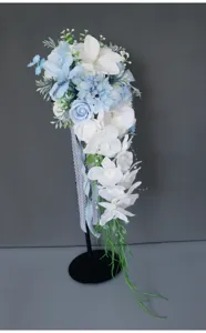 Kuenstlicher Brautstrauss Kaskade Hochzeit Blumen Blau Weiss Deko Foto Requisite