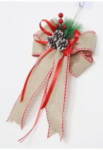 Decorazione appendiabiti con fiocco in iuta di Natale con pigne e bacche rosse per festa.