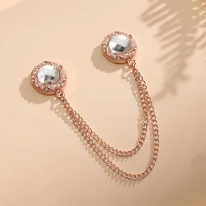 Roosgouden magnetische kledingclip, multifunctionele broche en sjaalspeld voor styling.