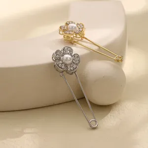 Pearl rhinestone flower brooch safety pin elegant decorative clothing accessory for women