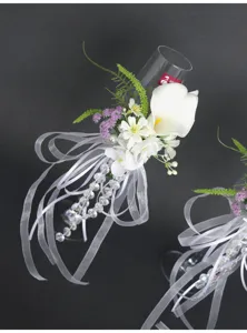 Forst Stil Hochzeit künstliche Calla Braut Bräutigam Sektglas dekorative Blumen Detail