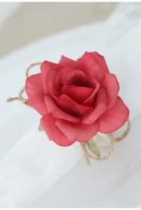 Portaservietten rose artificiale con corda di iuta per decorazione tavola 1pz