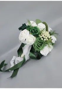 Weiß-grüner künstlicher Rosen Brautstrauß, elegante Hochzeitsfoto Requisite Kunstblumen.