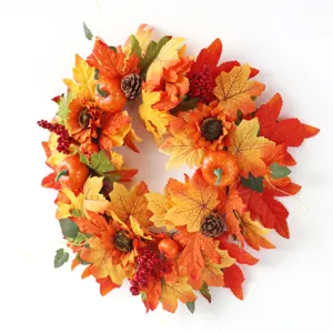 Couronne d'automne artificielle en feuilles d'érable et citrouille pour porte et mur.
