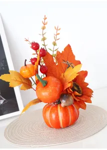 Automne Halloween citrouille artificielle feuille d'érable tournesol décoration détail.