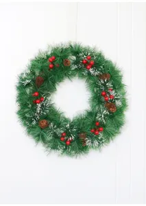 Corona de Navidad con piñas y bayas rojas para puerta principal decoración navideña.