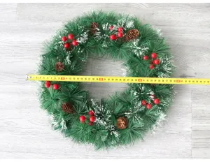 Corona de Navidad decoracion con piñas y bayas rojas para la puerta pared fiesta hogar.