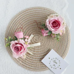 Rosa künstliche Rosen Hochzeits Handkorsage und Ansteckblume Set mit Perlenkette Karte.