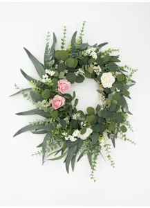 Künstliche Eukalyptus Blätter Rosen Blumenkranz Detailansicht für Wand Hochzeit Deko