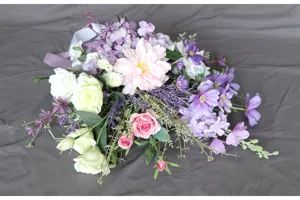 Ramo de novia de flores artificiales para boda y hermosa decoración floral en casa
