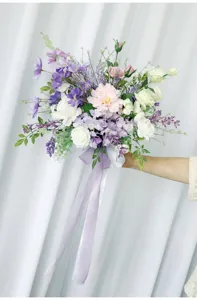 Ramo de novia de flores artificiales para fotografía de boda y decoración del hogar.