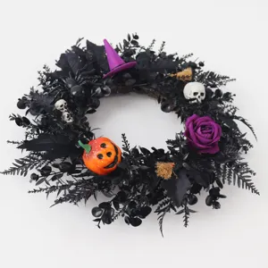 Halloween zwarte krans decoratie met pompoen schedel heksenhoed eng feest muur deur hangend