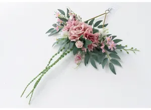 Künstliche Rosen Blumengirlande mit geometrischem Metallrahmen Wandbehang Heimdekoration