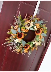 Detailed view of the vintage artificial sunflower wreath, perfect for autumn decor and home.