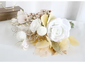 Künstlicher weißer Hochzeits-Brautstrauß Handhalteblumen für Hochzeitsfotografie Dekoration.