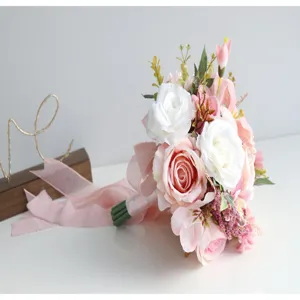 Kunstmatig bruidsboeket roze witte rozen zijden bloemen voor huwelijksfeest decor
