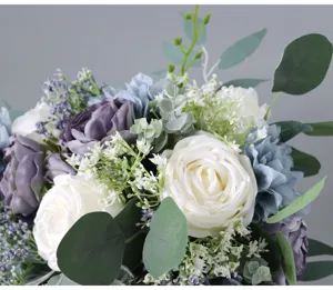 Künstlicher Blumenstrauß Nahaufnahme Details, perfekt für Hochzeitsfotografie Heimdekor