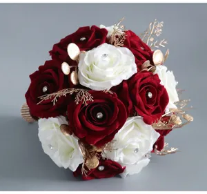 Bouquet da sposa artificiale rose rosse bianche con strass per oggetti di scena per foto.