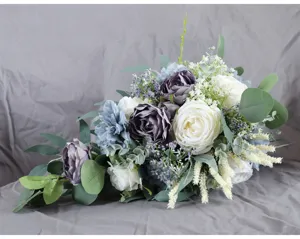 Künstlicher Brautstrauß Tropfenform Kunstblumen für Hochzeit Dekoration Zuhause und Fotografie.