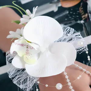 Weisse künstliche Orchidee Handgelenk Blume mit Spitze Perlenkette für Hochzeitsfeier.