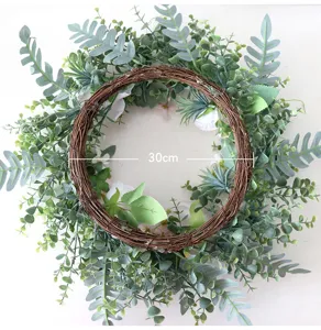 Vista detallada de la corona de primavera artificial de 30cm, ideal para decoración.