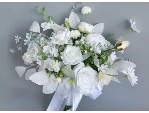 Weisser künstlicher Brautstrauss elegante Seidenrosen Blumen für die Hochzeitsdekoration