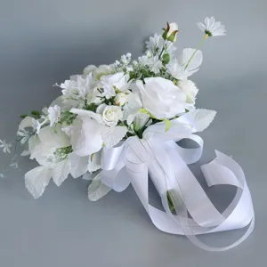 Weisser Brautstrauss künstliche Blumen rustikale Hochzeitsfotografie Requisite Deko