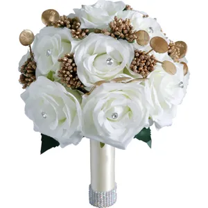 Künstlicher Brautstrauß mit weißen Rosen, goldenen Blättern und Strass für die Hochzeit.