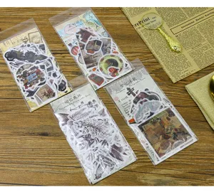 Confezioni di adesivi washi vintage con motivi retrò per scrapbooking e diari.