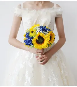 Bouquet da sposa di girasole artificiale con ortensia blu per foto di matrimonio e decorazioni.