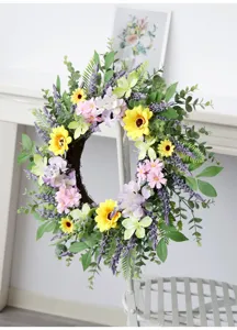 Kunstmatige zonnebloem margriet krans voor wand deur decoratie en huwelijk bloemstuk opstelling.