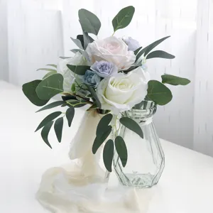 Künstlicher Rosen Hochzeitsstrauß Seidenblumen für Heimdekoration und Brautjungfern.