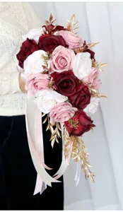 Braut Hochzeit Brautstrauß künstliche Wasserfall Rosen Blumen mit goldenen Blättern Bändern.