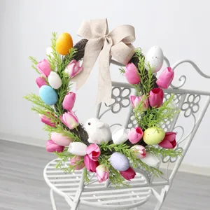 Osterkranz mit künstlichen Tulpen und Jute Schleife für Haustür Frühlings-Wohnkultur.