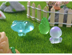 Petites figurines lumineuses en résine de champignons et bambou pour jardin et paysage de mousse.