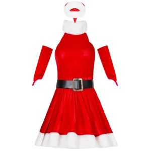 Dettaglio costume di Natale sexy con finiture in peluche, abito in velluto e cintura.