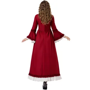 Détail de dos d'une robe vintage médiévale montrant des volants blancs et des manches longues.