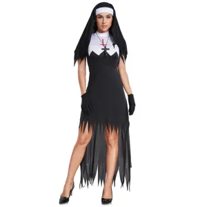 Détail de costume de bonne zombie d'Halloween, robe longue à ourlet irrégulier effrayant.